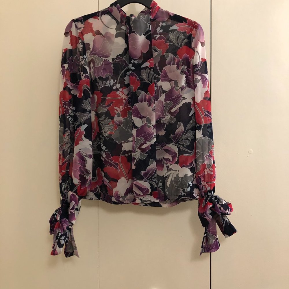 *3/ $20* Floral blouse